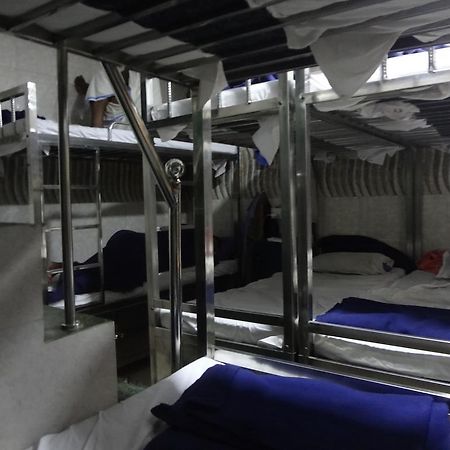 Aashiyana Dormitory Bombay Extérieur photo