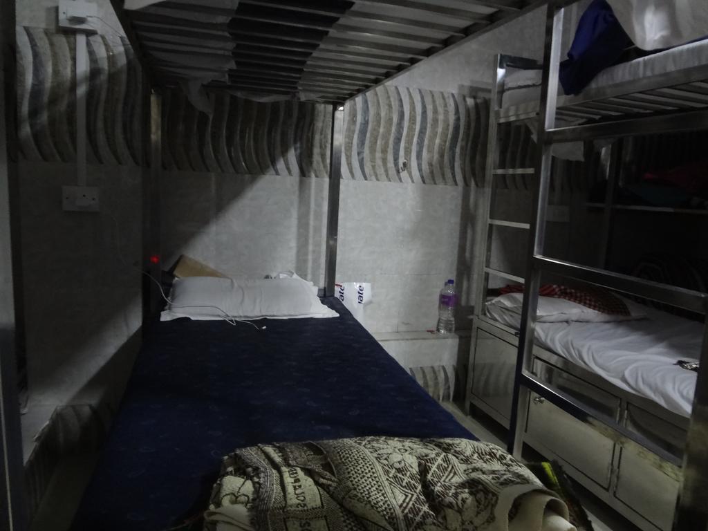 Aashiyana Dormitory Bombay Extérieur photo