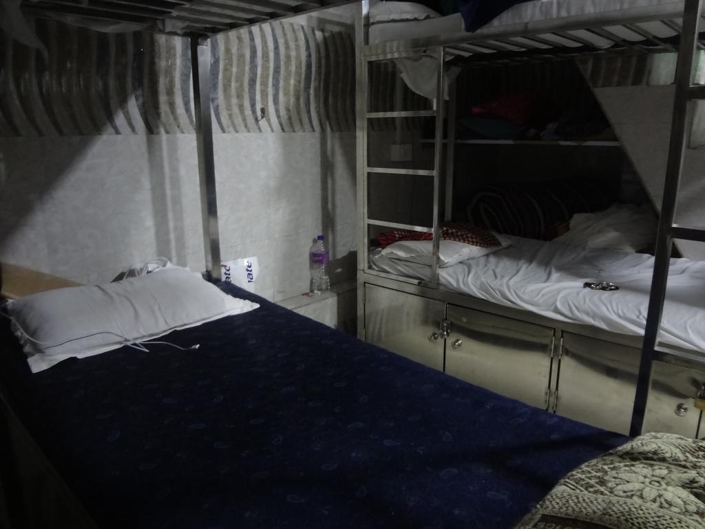 Aashiyana Dormitory Bombay Extérieur photo
